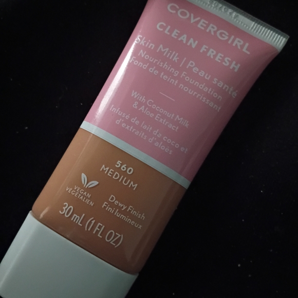 COVERGIRL Other - COVERGIRL Clean Fresh Skin Milk Foundation 560 Medium - Pink & Tan Tube